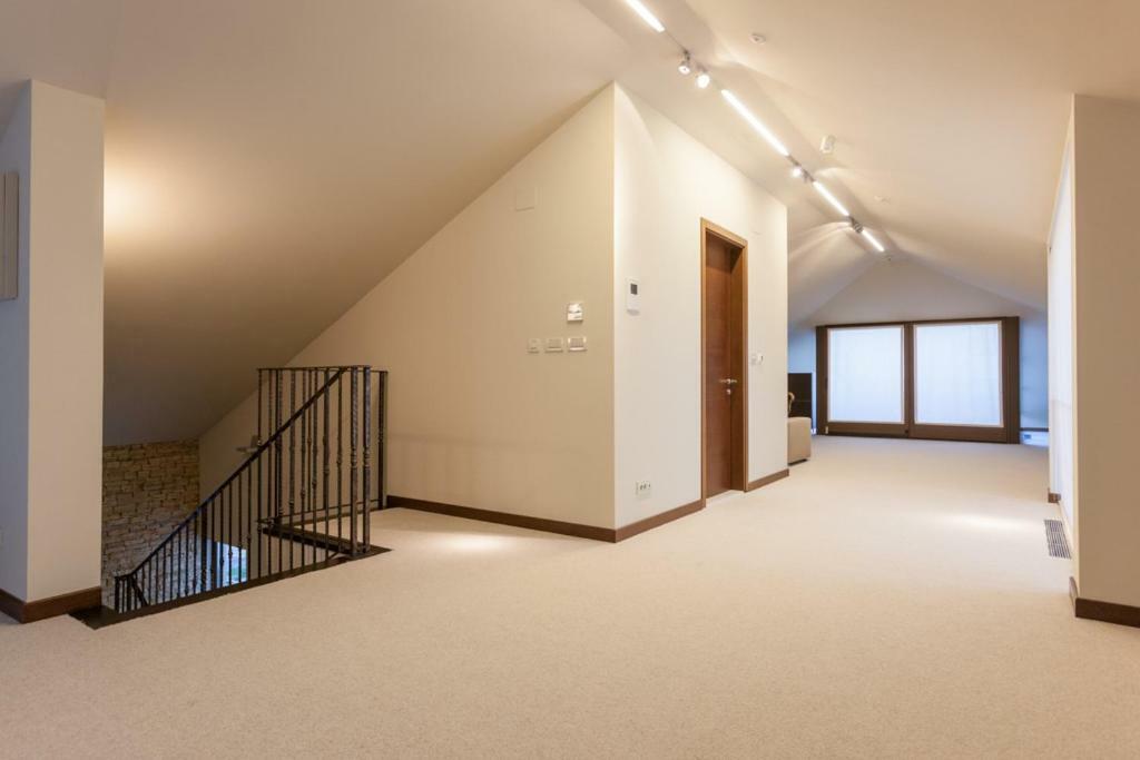 Vila Exclusive Marnano - Center